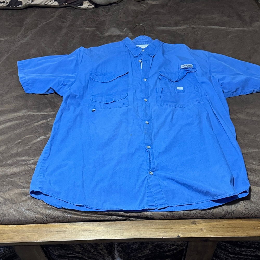 Columbia Men's Bright Blue Casual Button Down Shirt